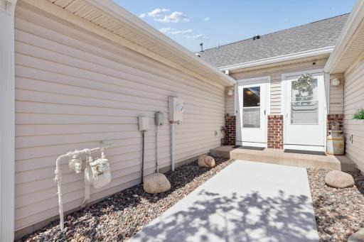 9821 Zinnia Lane N, Maple Grove, MN 55369