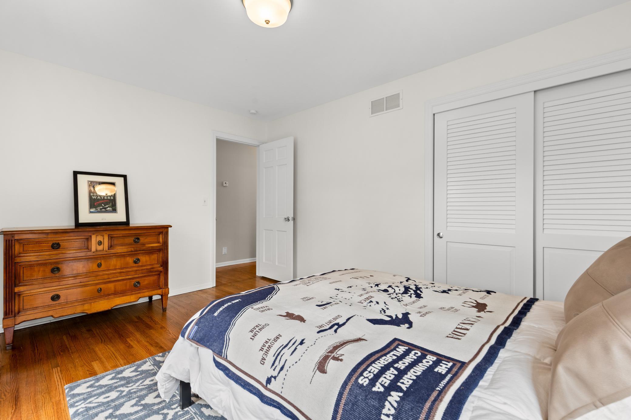 Hardwood floors and walk in closets