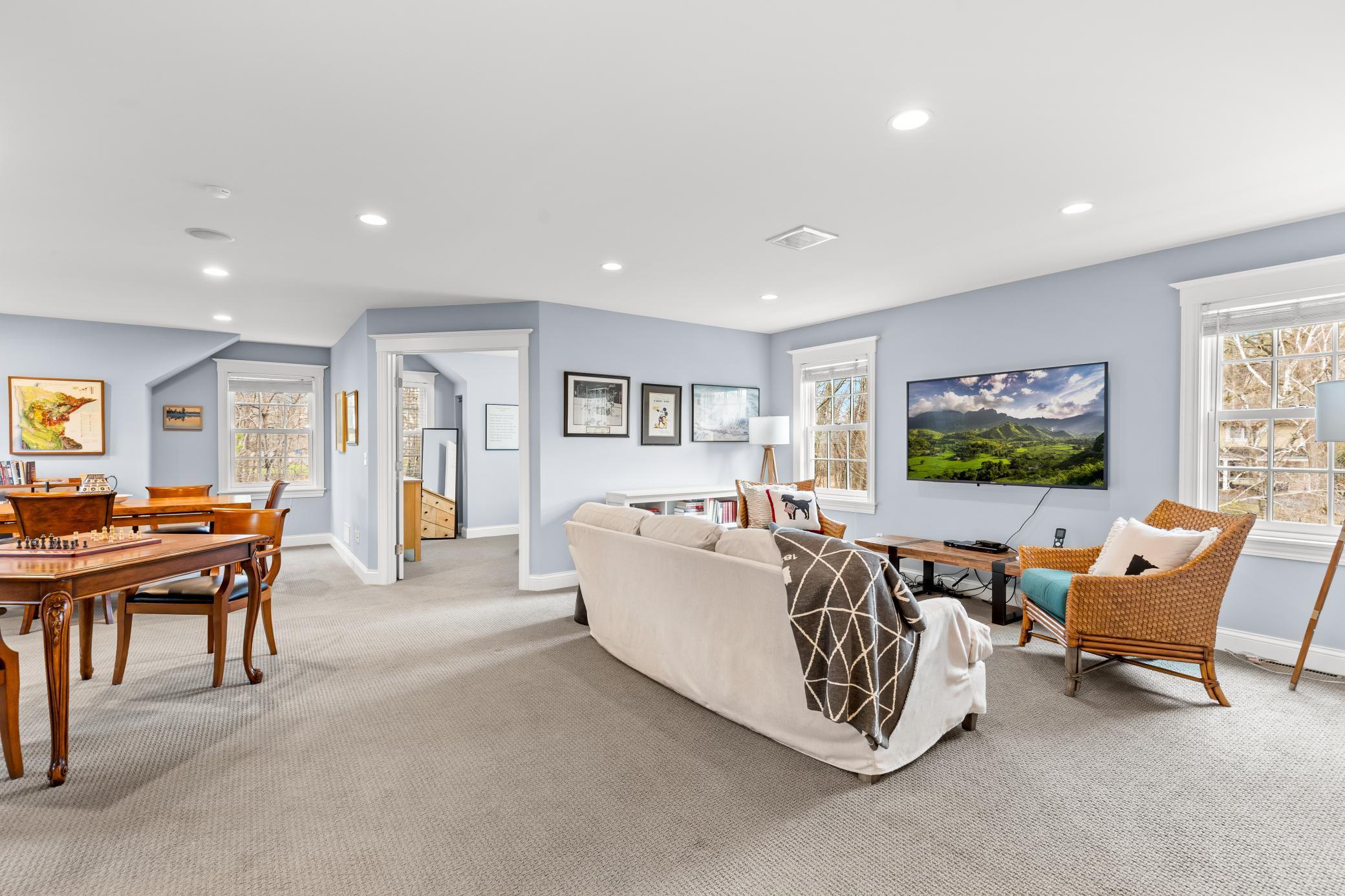 Extra living space/apartment on the second level