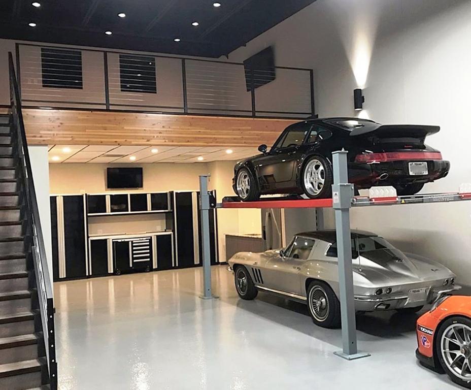 Porsche & Vette with lift