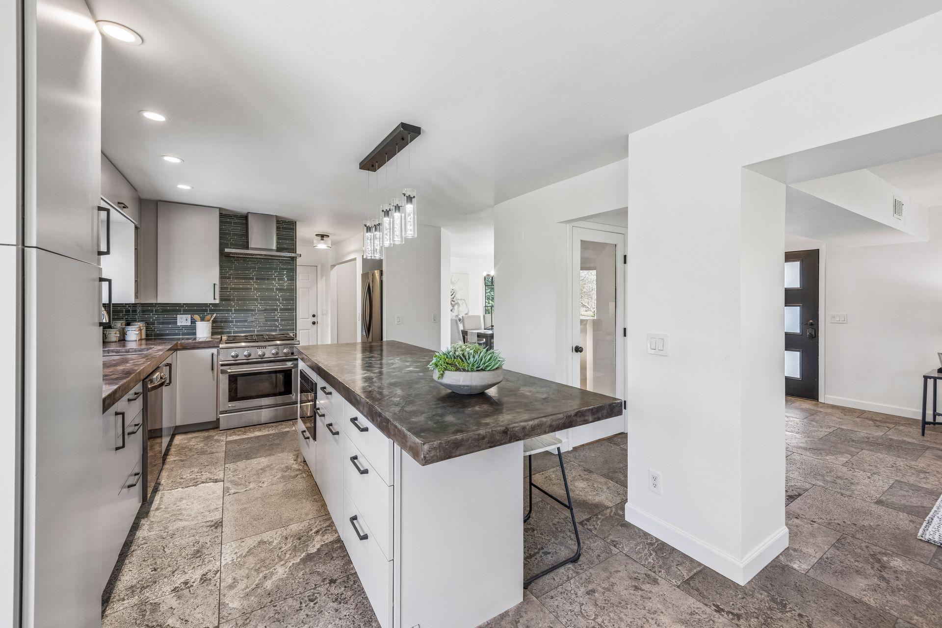 New water heater and premium Reverse Osmosis system for high-quality drinking water.