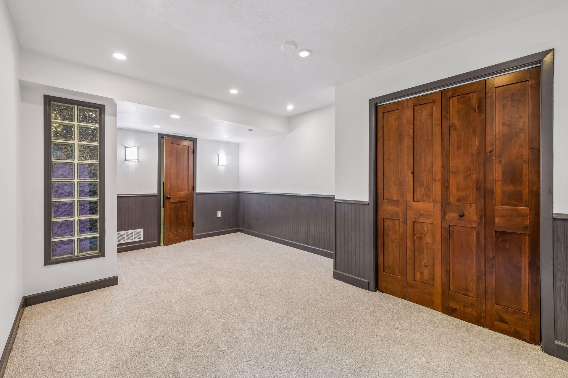 Flex space in the lower level adds flexibility to the floor plan. Great space for a game room, home office, or work out area.