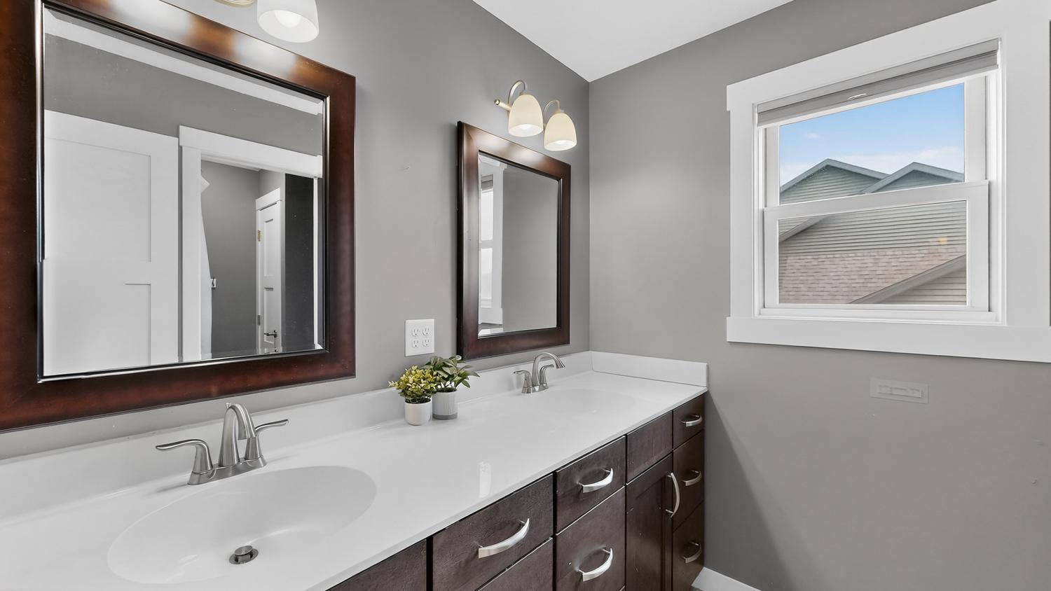 38 Upper level full bath w:two sinks.jpg