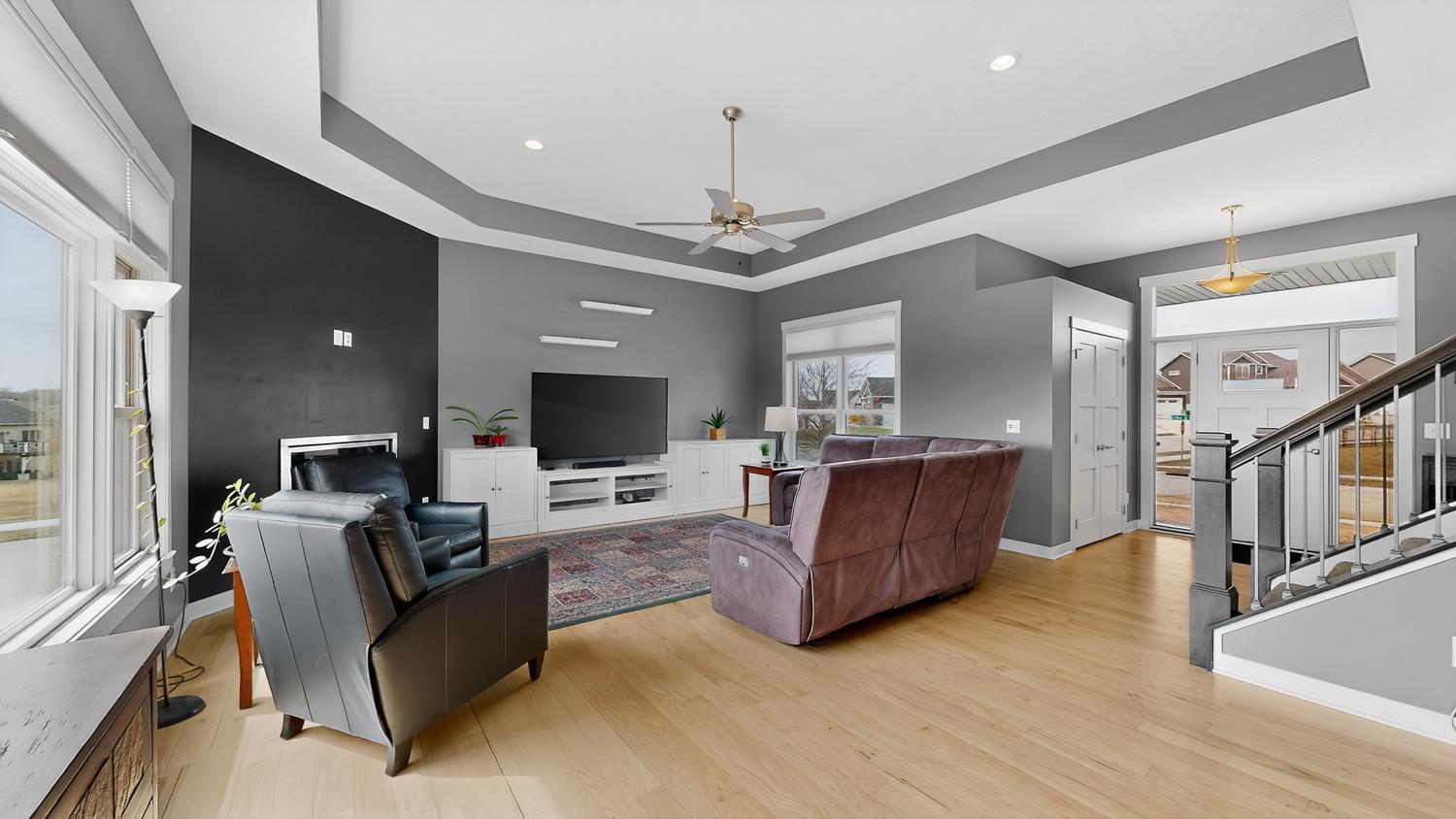 7 Living Room w:hardwood floors.jpg