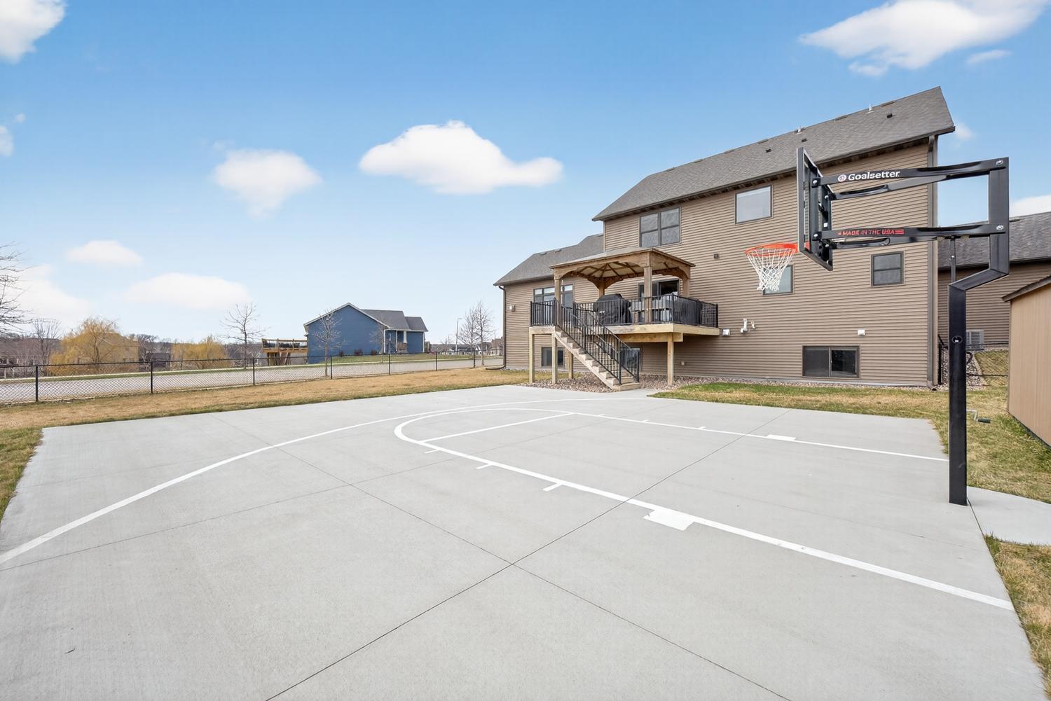 58 Baskeball Court.jpg