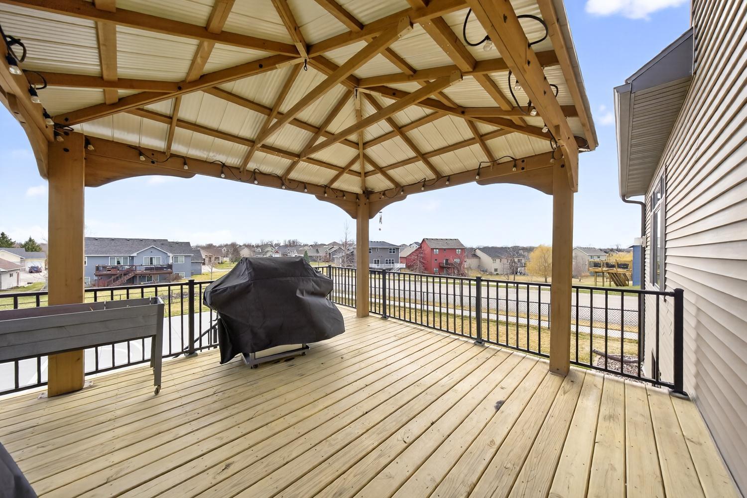 53 Deck off of Dining Room.jpg