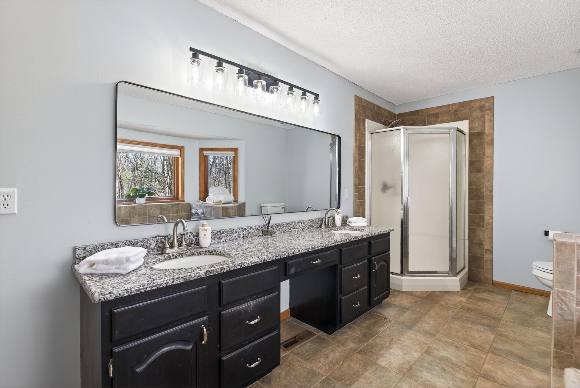 Dual sink/ primary bathroom