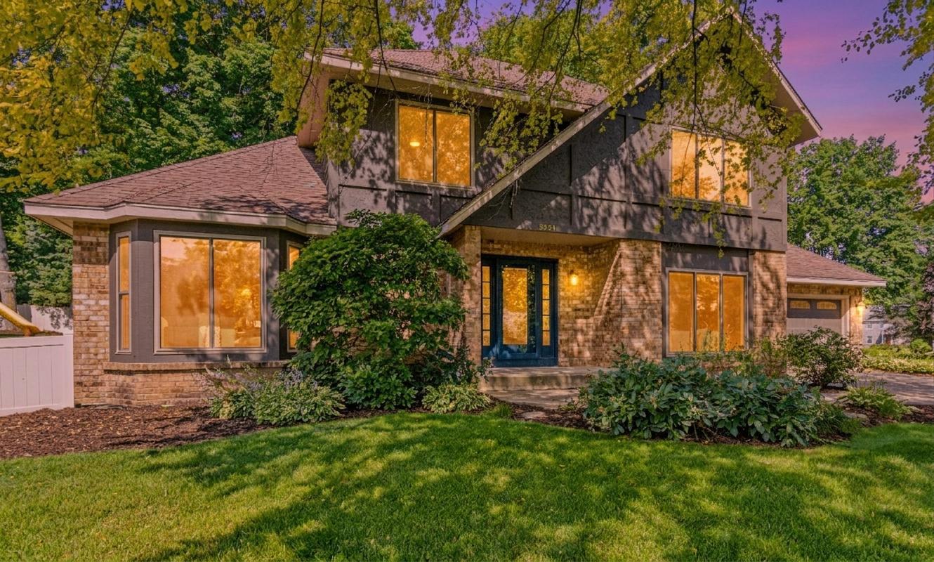 8994 Preserve Blvd, Eden Prairie