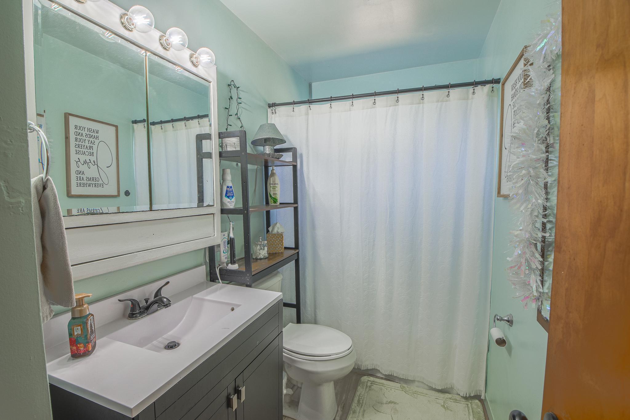 239 32nd Ave N-13.jpg