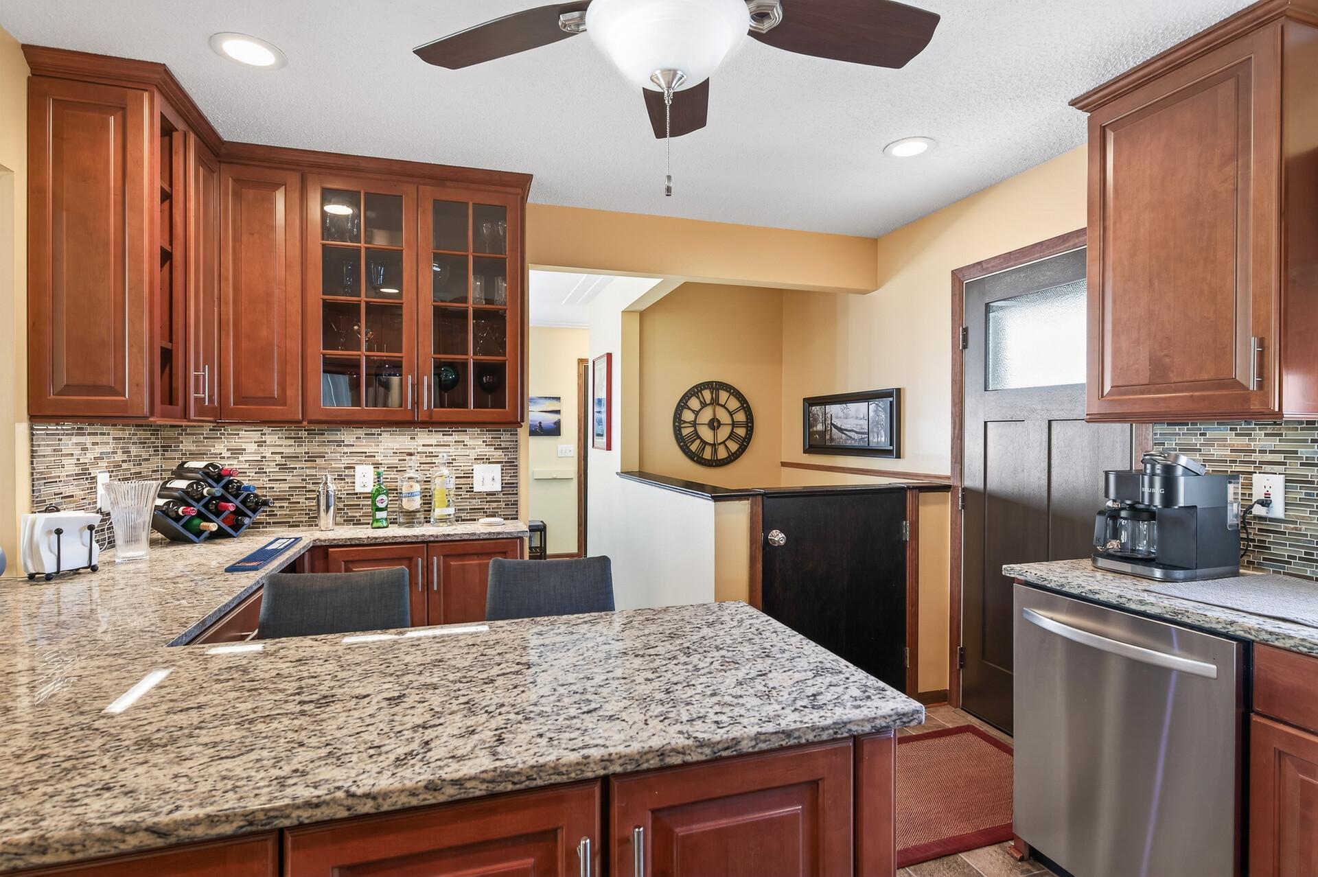 Lots of counter and cabinet space!