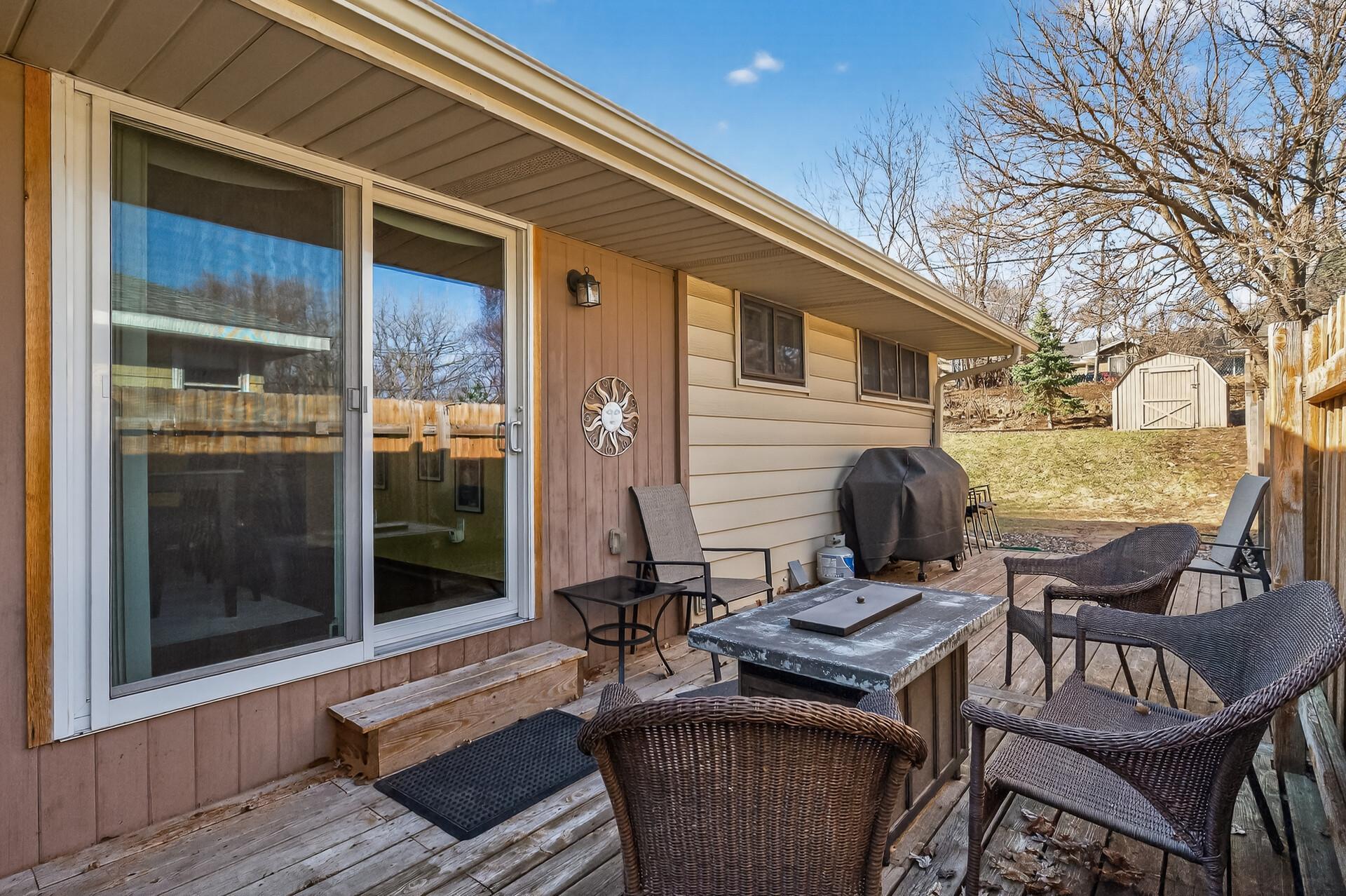 The deck area is 31 feet long!