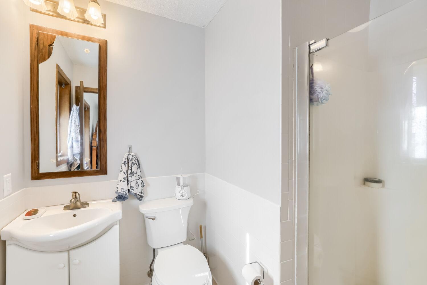18127 Flanders St NE - Web Quality - 025 - 21 Bathroom.jpg