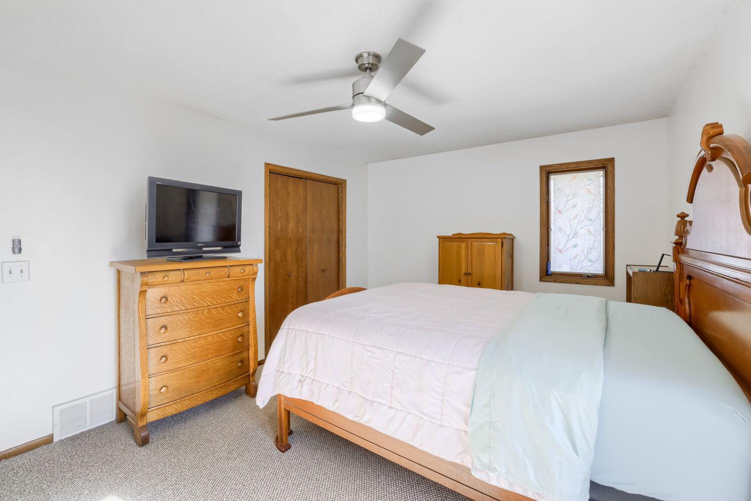 18127 Flanders St NE - Web Quality - 022 - 18 Bedroom.jpg