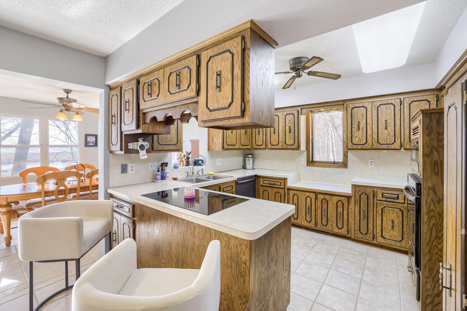 18127 Flanders St NE - Web Quality - 017 - 13 Kitchen.jpg