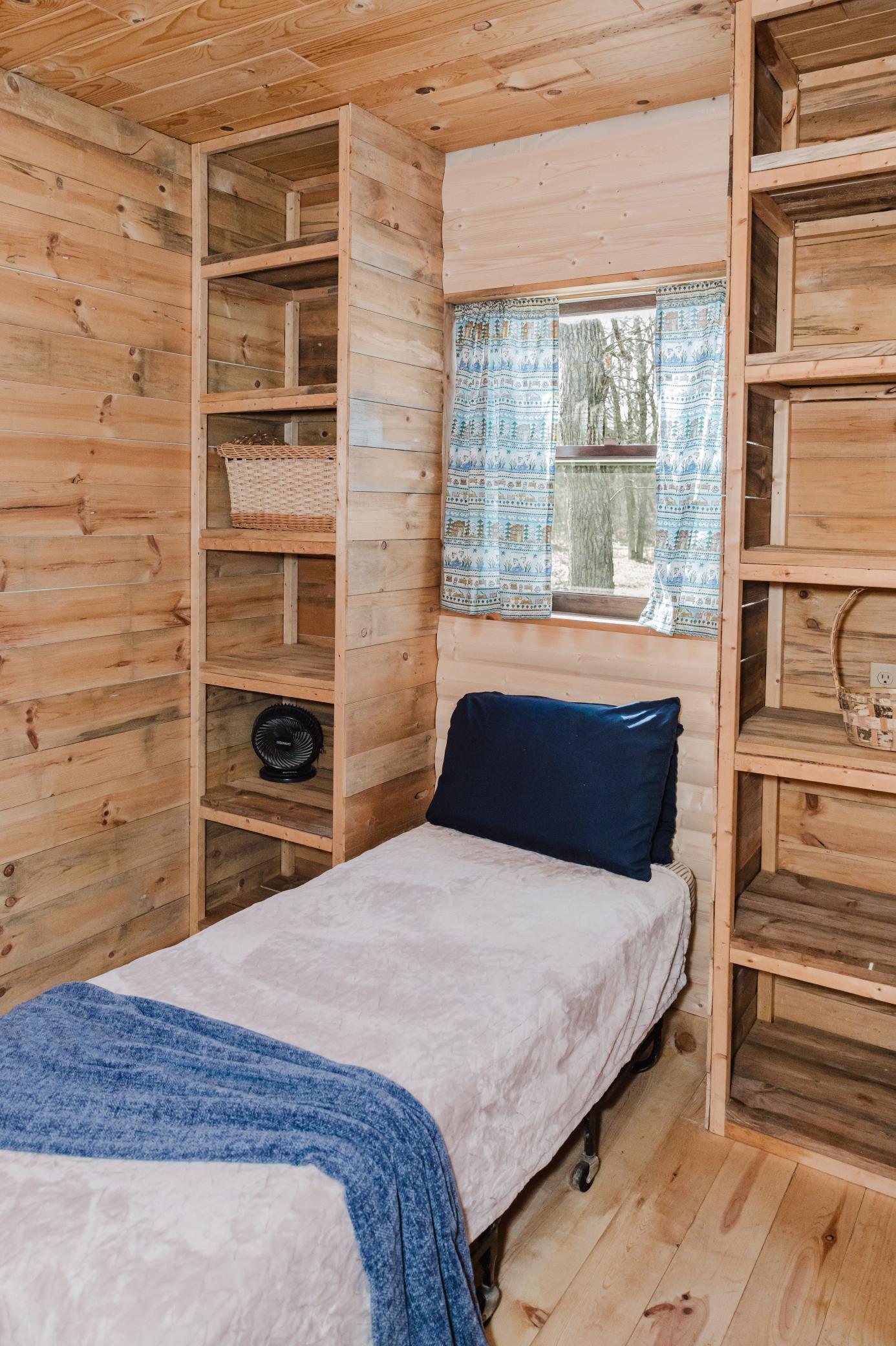 Bedroom 2/Office