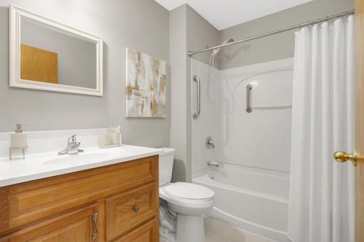 220 Heritage Lane, Circle Pines, MN 55014