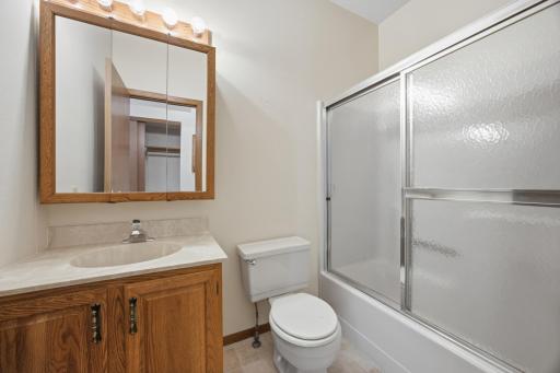 3317 15th Avenue S, B, Fargo, ND 58103
