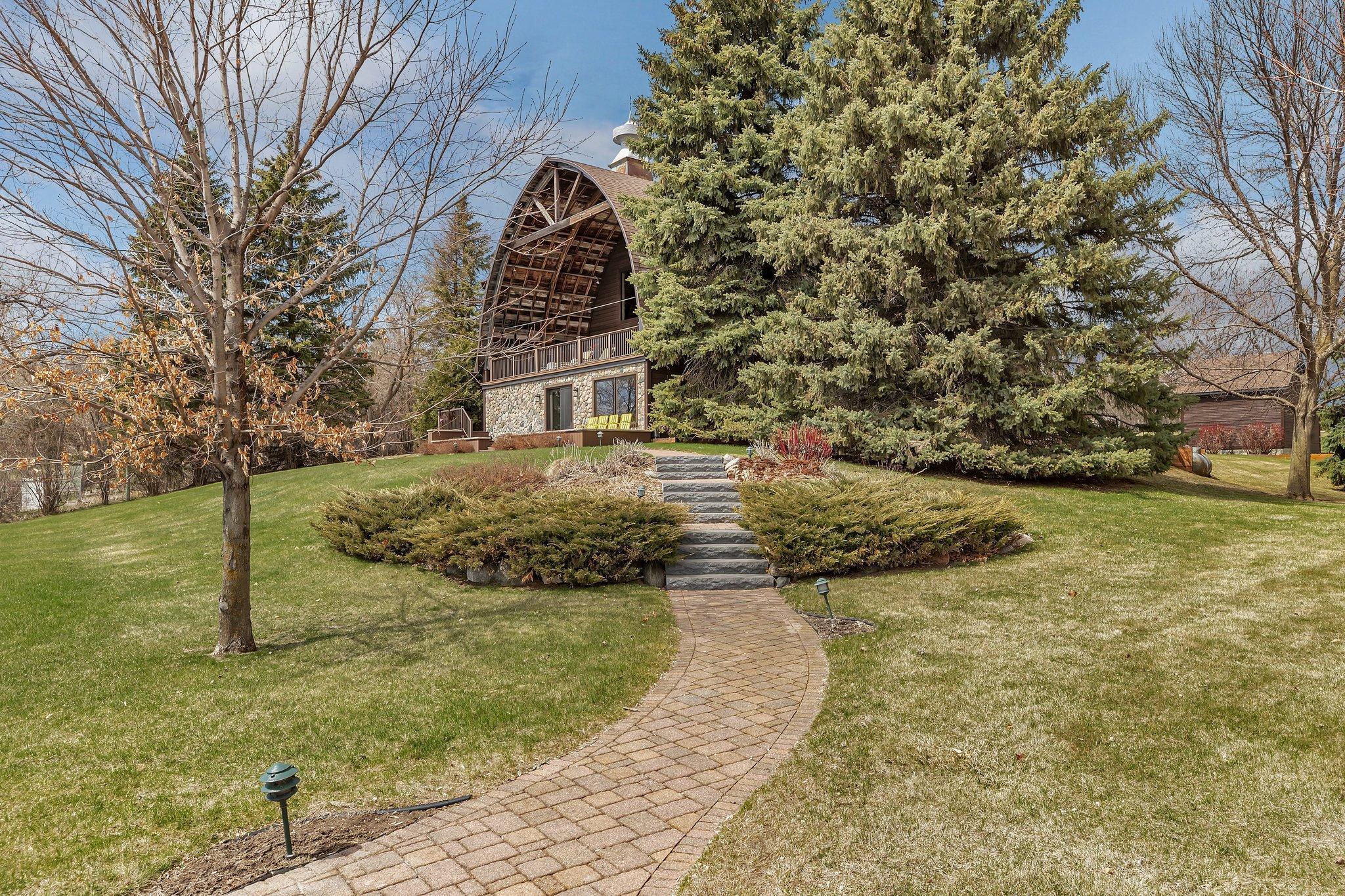 Secluded, sophisticated, stunning.