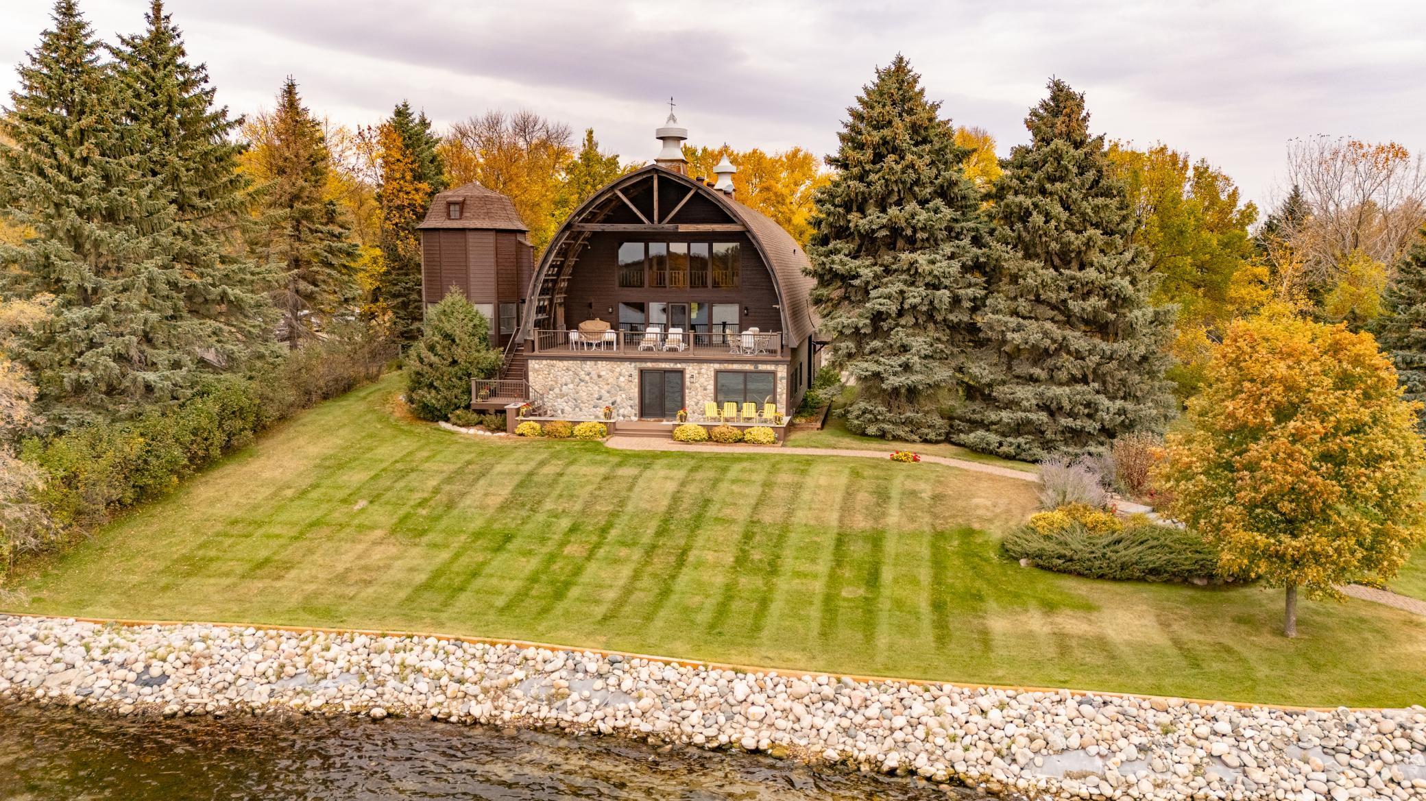 Sweeping lawns, sparkling lakefront.