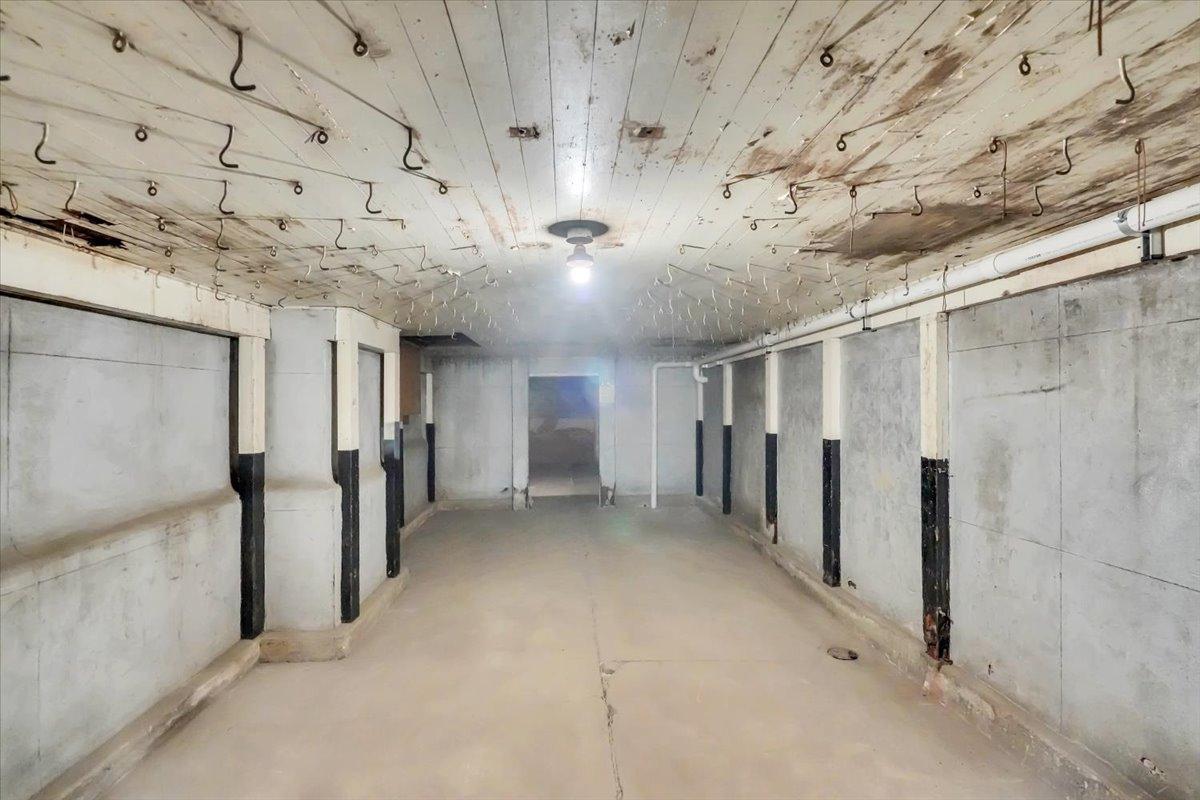 21-905 N 5th St-21.jpg