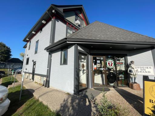 961 Grand Avenue, Saint Paul, MN 55105