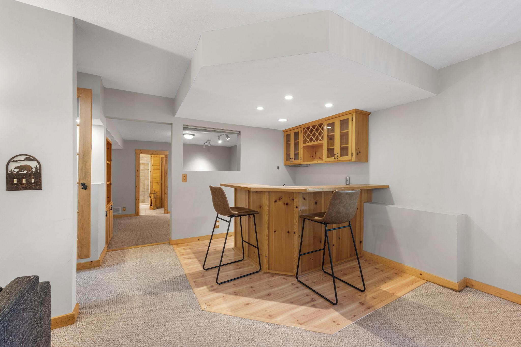 Yes, it's complete with a custom wet bar.