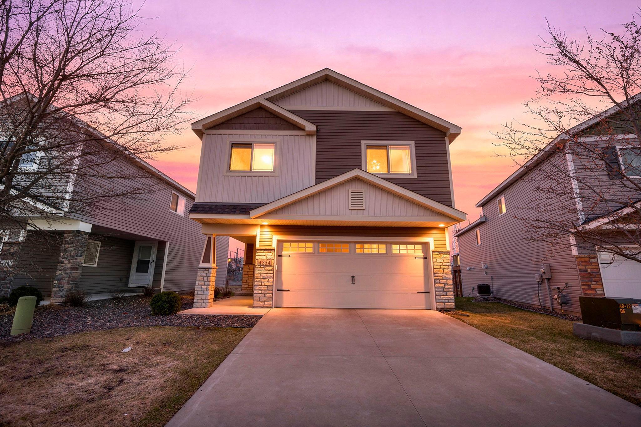 Welcome to 4334 122nd Cir!