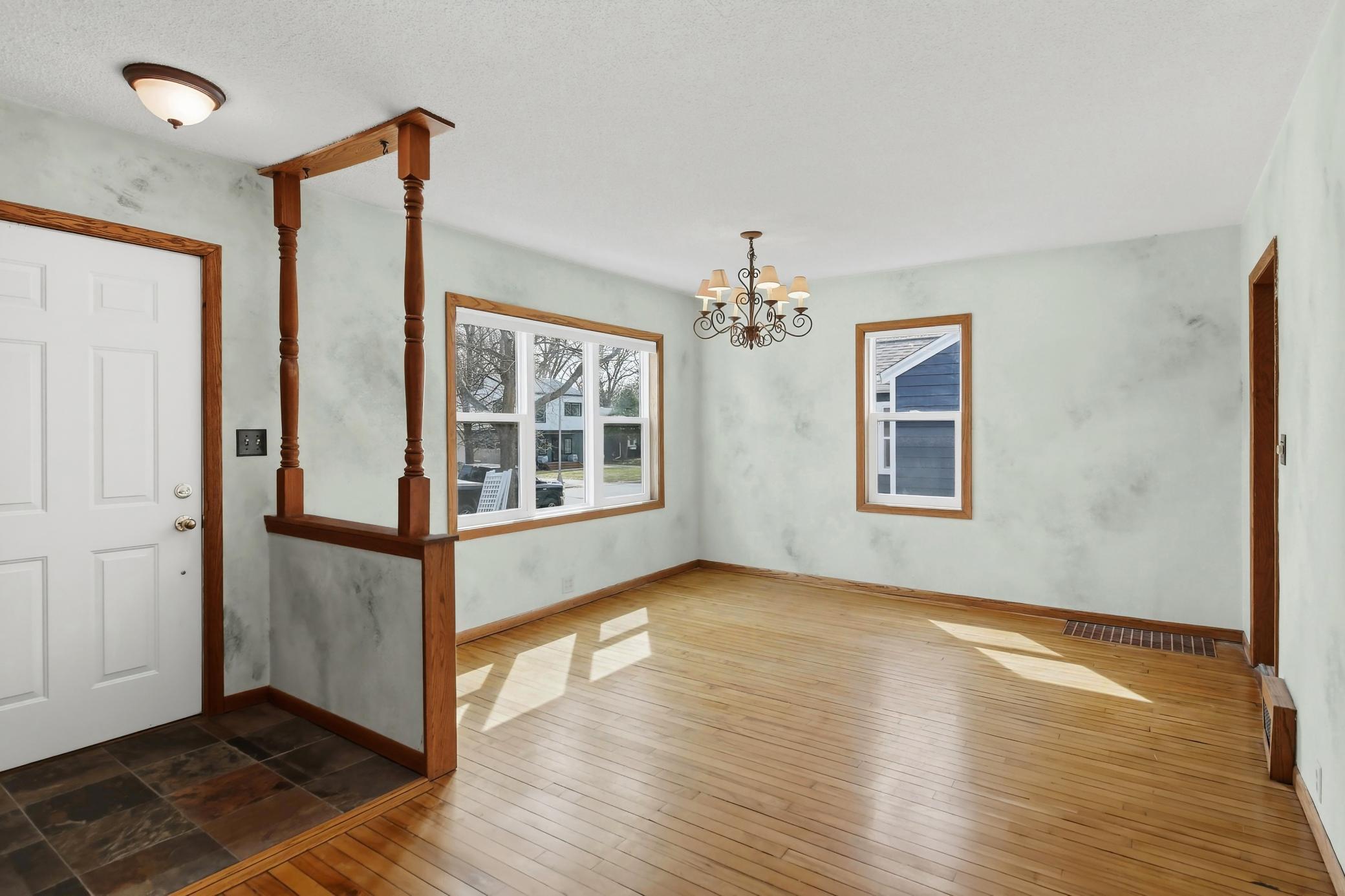 05_Living Room-01.jpg