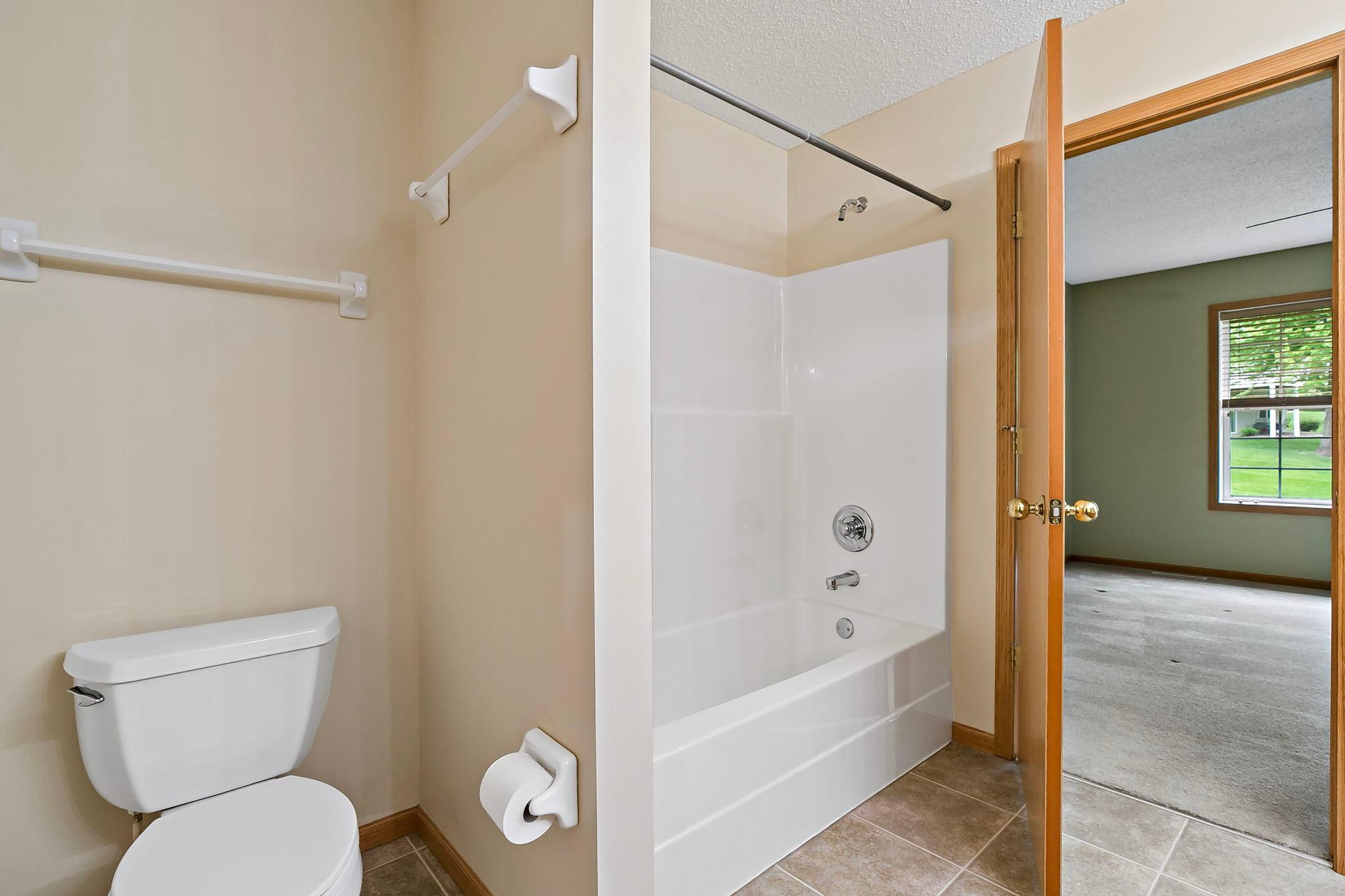 Another view of the owners bath