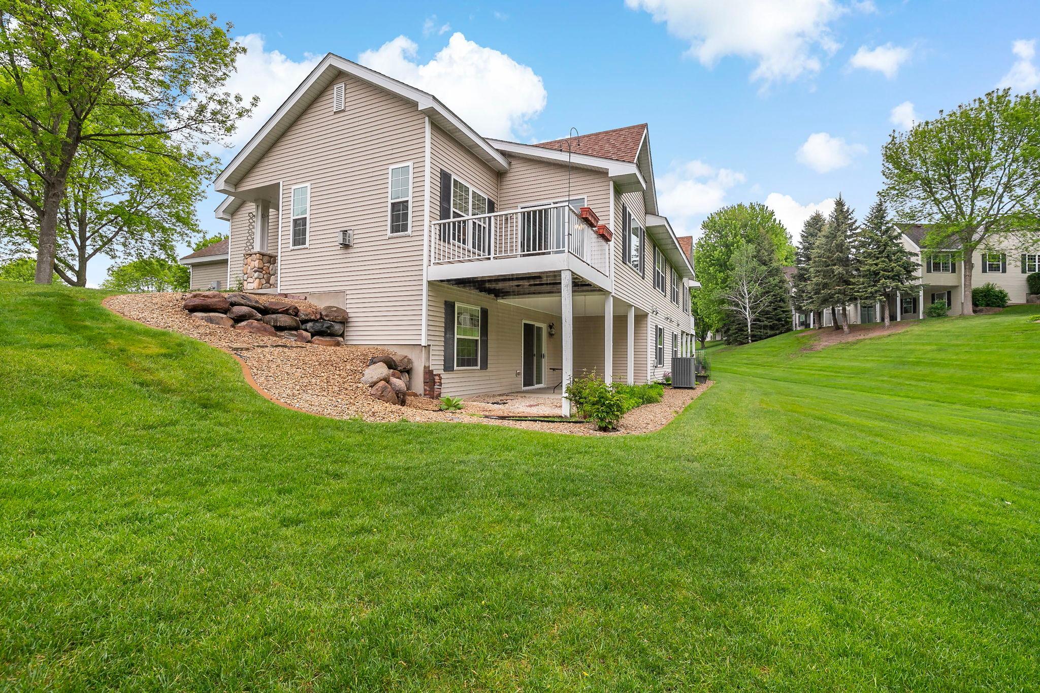 Upper and lower deck with tons of privacy