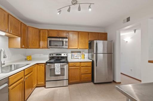 6085 Rowland Road, 312, Minnetonka, MN 55343