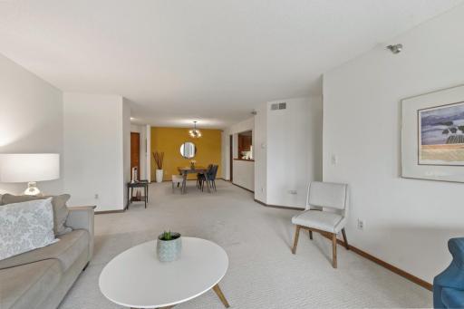 6085 Rowland Road, 312, Minnetonka, MN 55343