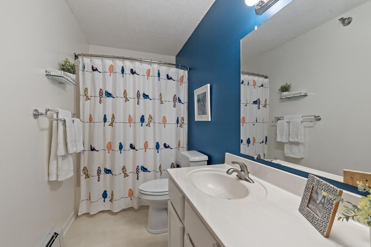 Bathroom 2 - Full Bathroom