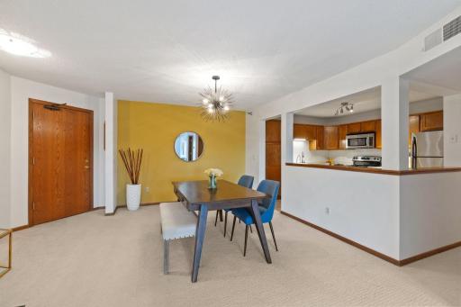 6085 Rowland Road, 312, Minnetonka, MN 55343