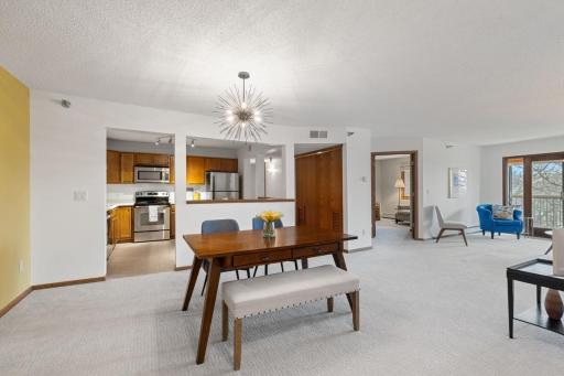 6085 Rowland Road, 312, Minnetonka, MN 55343