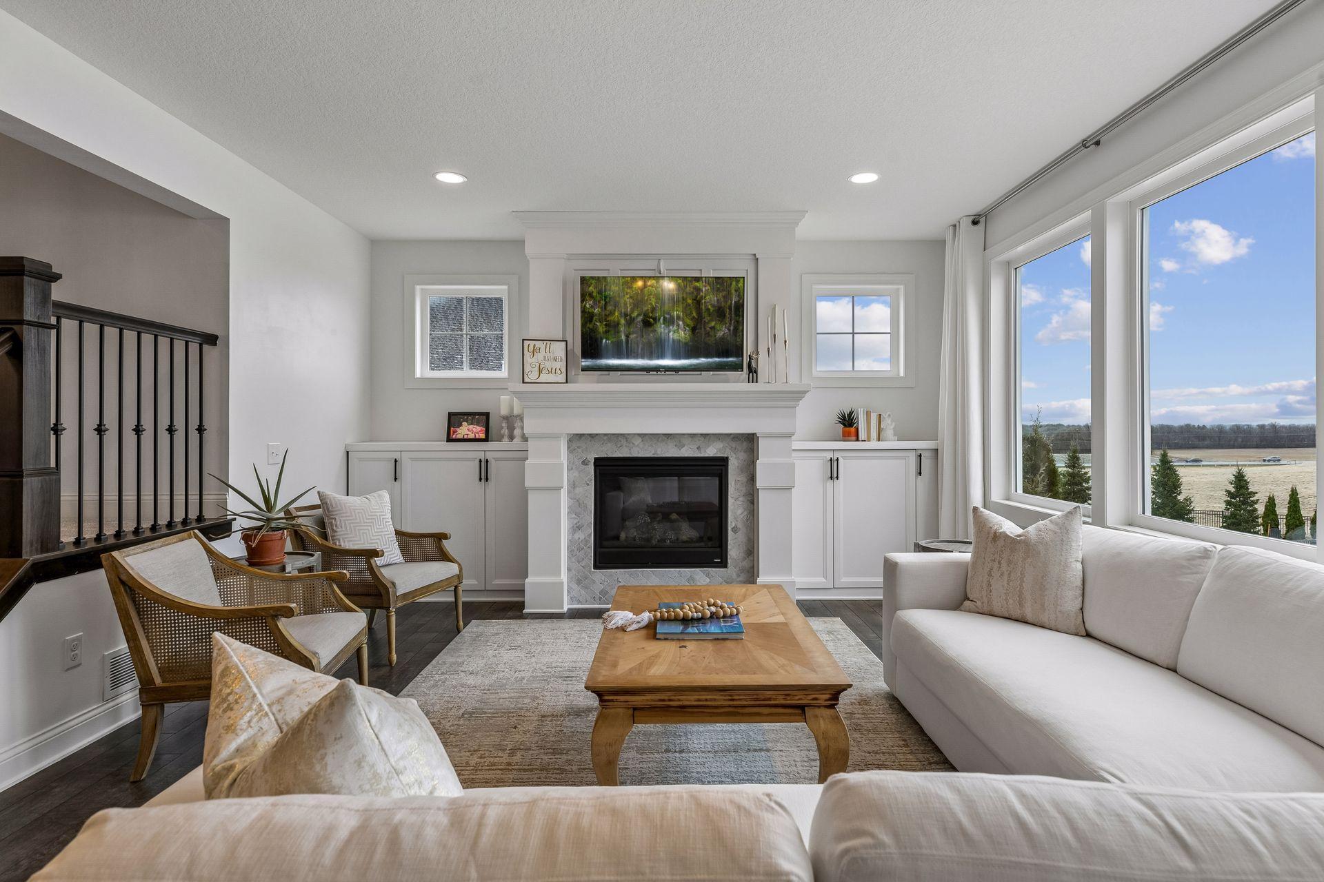 Open, airy, and designed for gathering—this space truly shines.