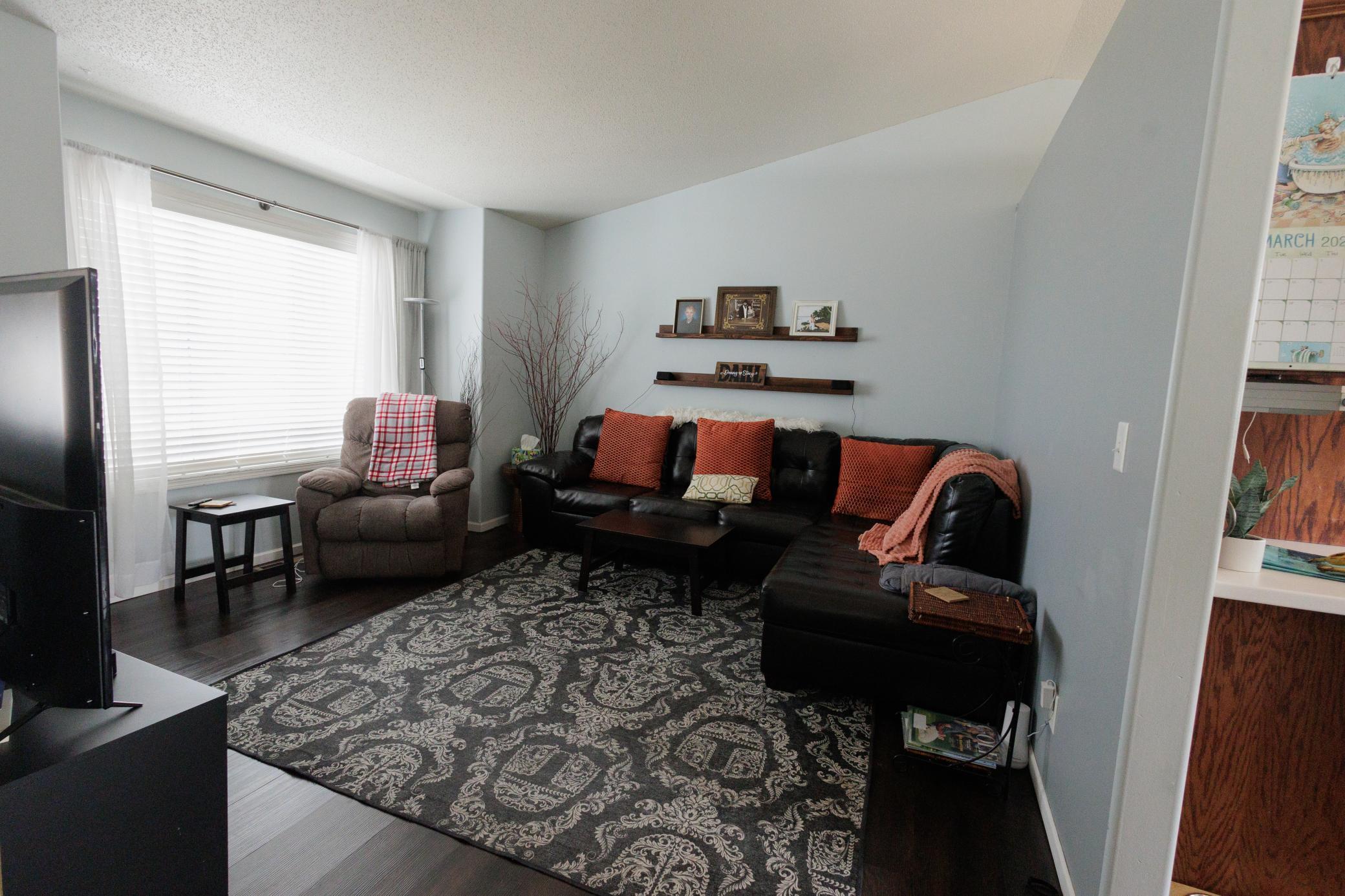 Upper Floor Livingroom