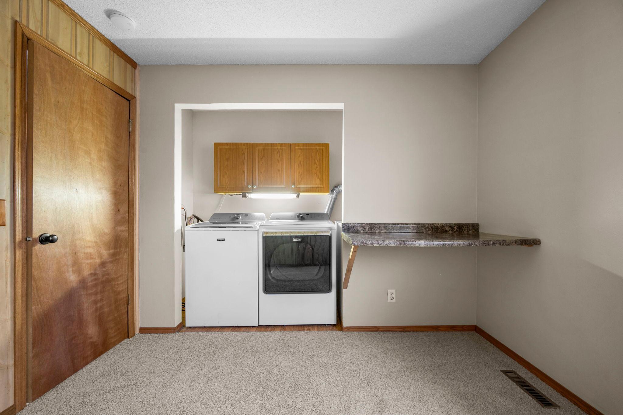 44-web-or-mls-9527 Parrish Ave NE-220 - Copy (2).jpg