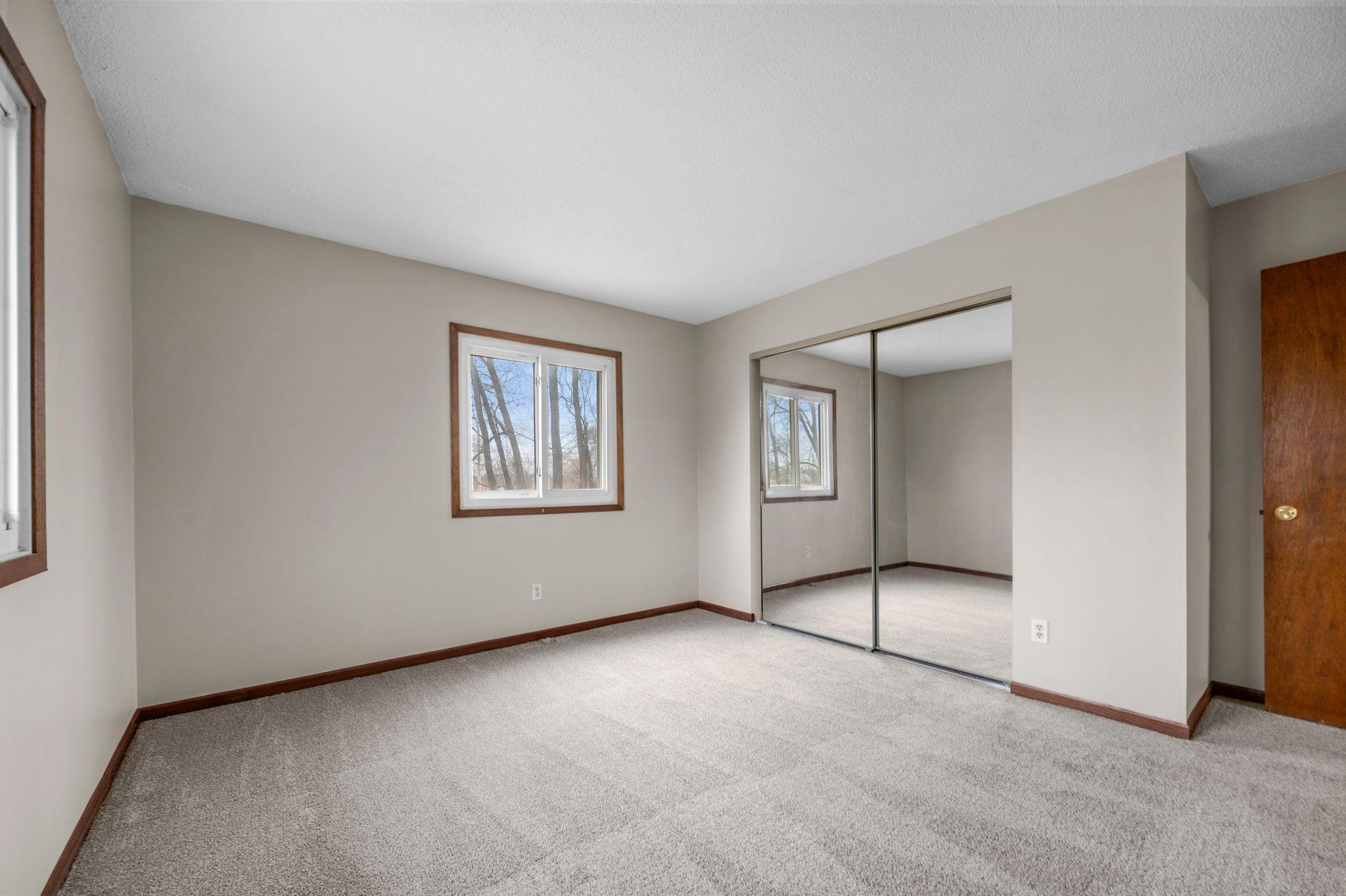 42-web-or-mls-9527 Parrish Ave NE-210.jpg