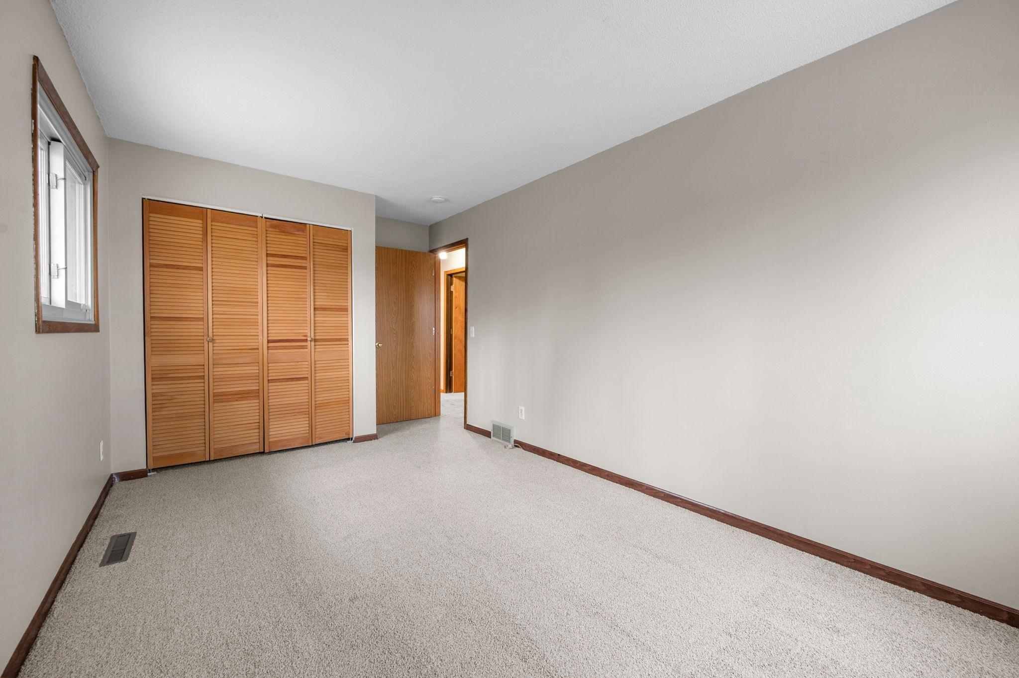 40-web-or-mls-9527 Parrish Ave NE-200.jpg