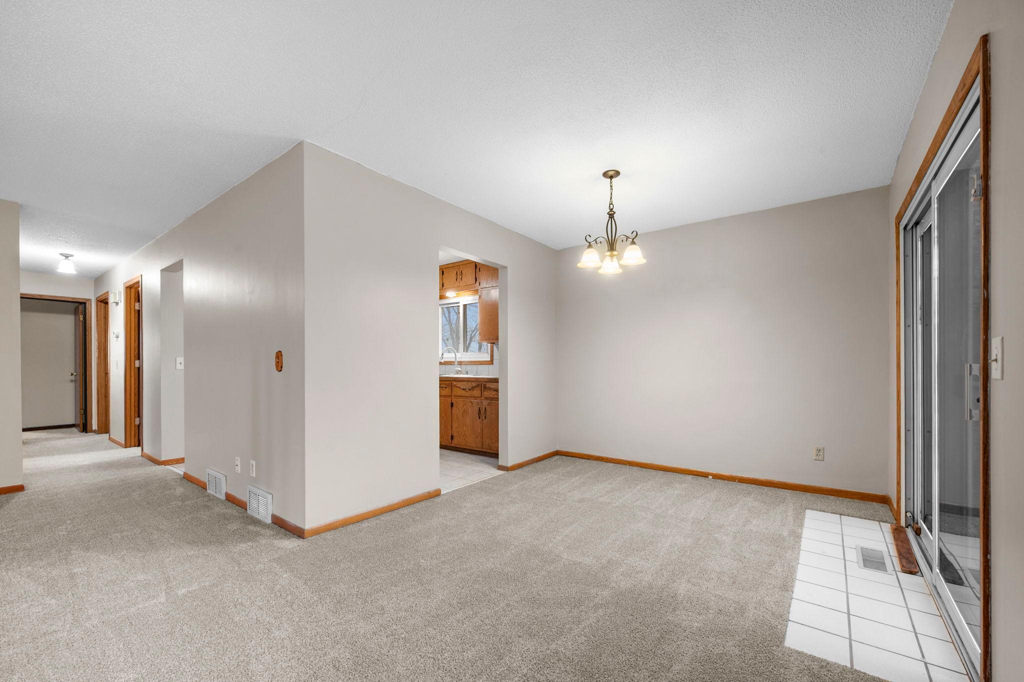 27-web-or-mls-9527 Parrish Ave NE-134.jpg