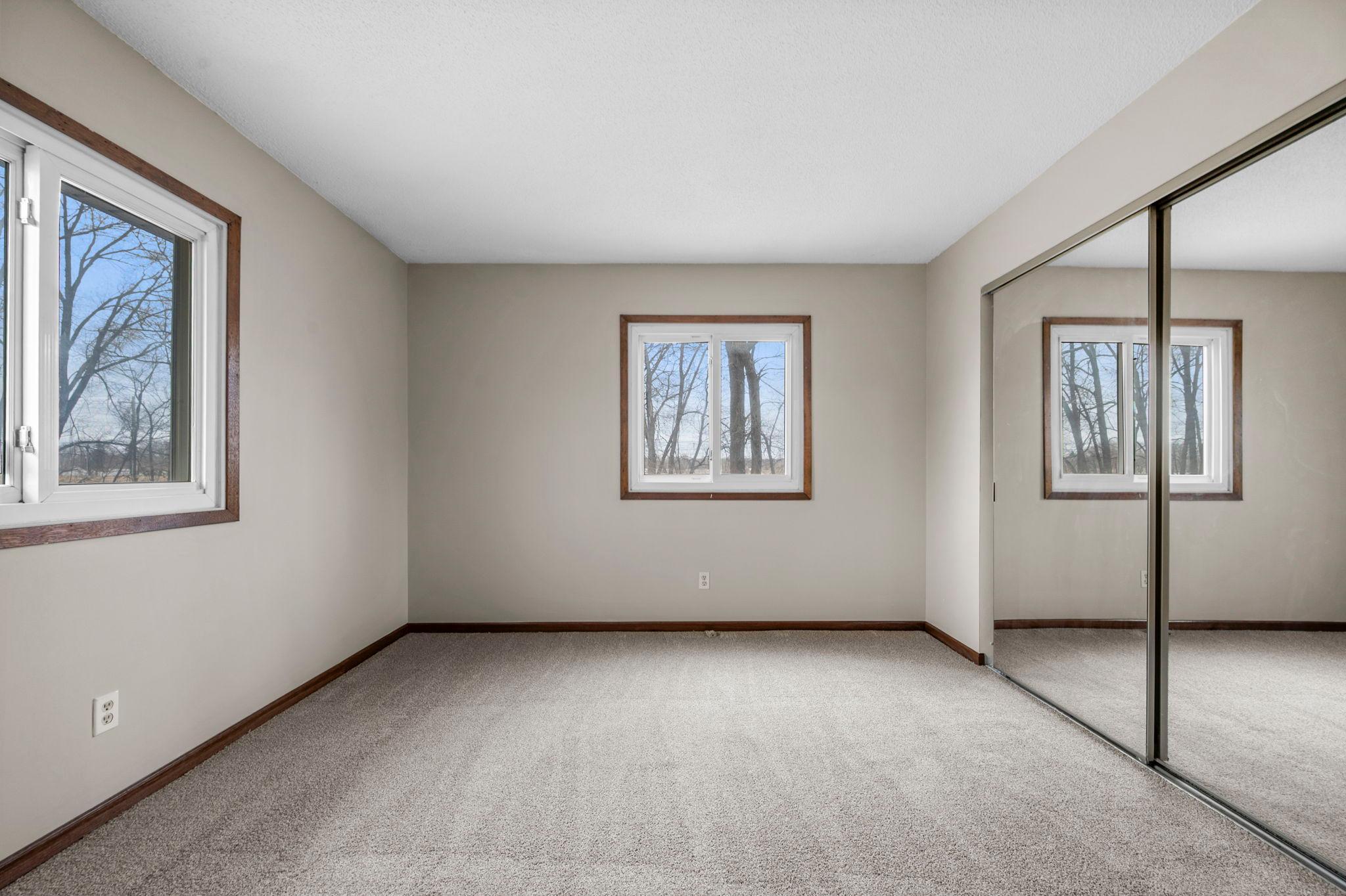 41-web-or-mls-9527 Parrish Ave NE-205.jpg