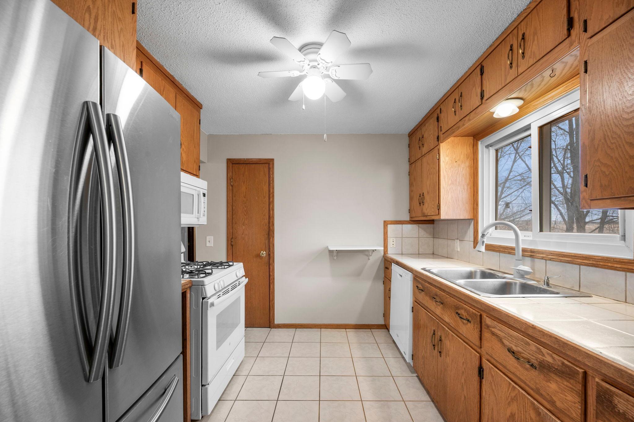 31-web-or-mls-9527 Parrish Ave NE-154 - Copy.jpg