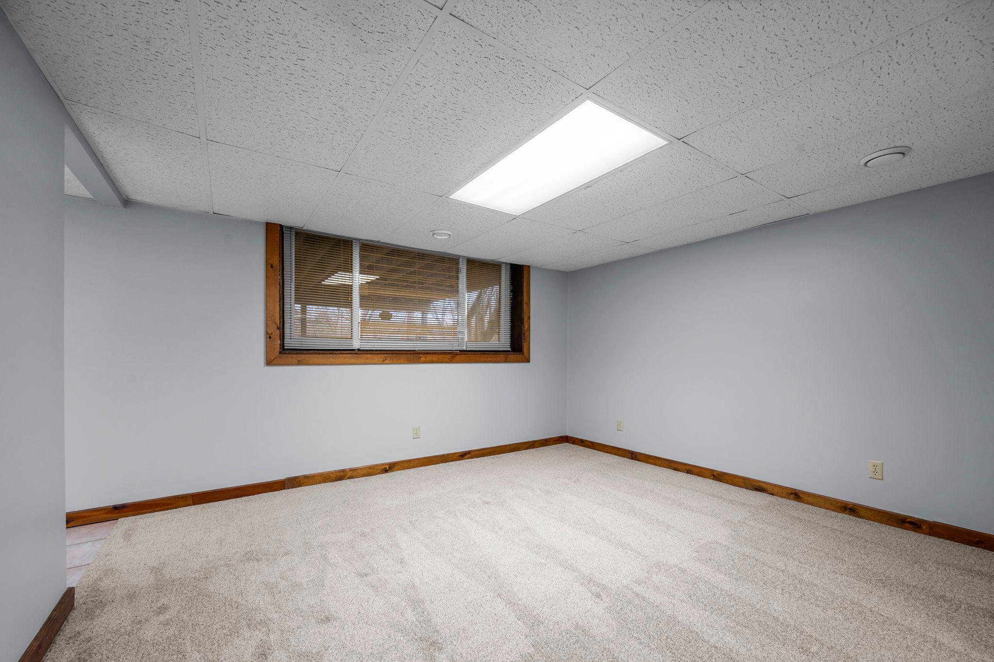 56-web-or-mls-9527 Parrish Ave NE-280 - Copy.jpg