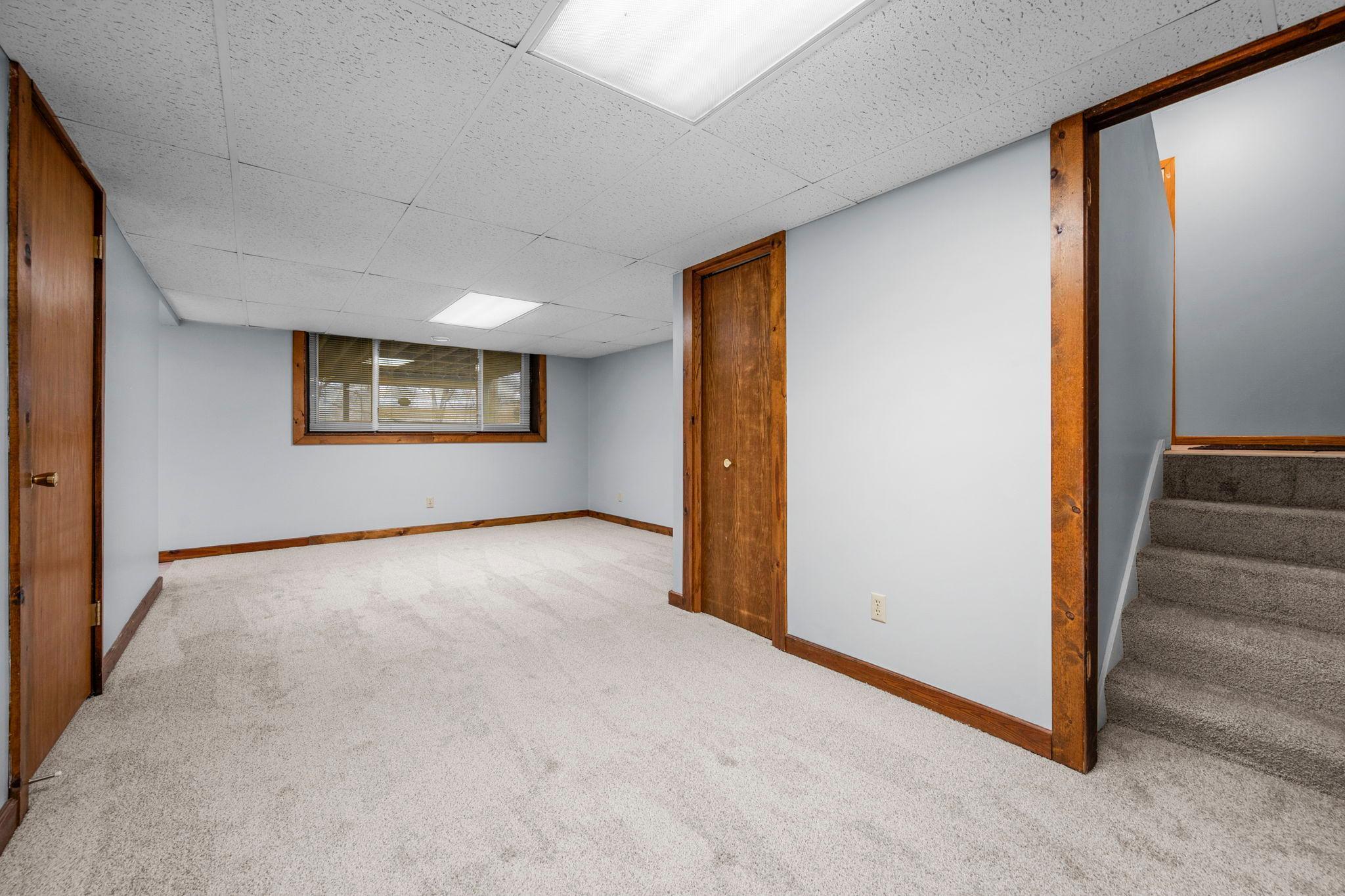 55-web-or-mls-9527 Parrish Ave NE-274 - Copy.jpg