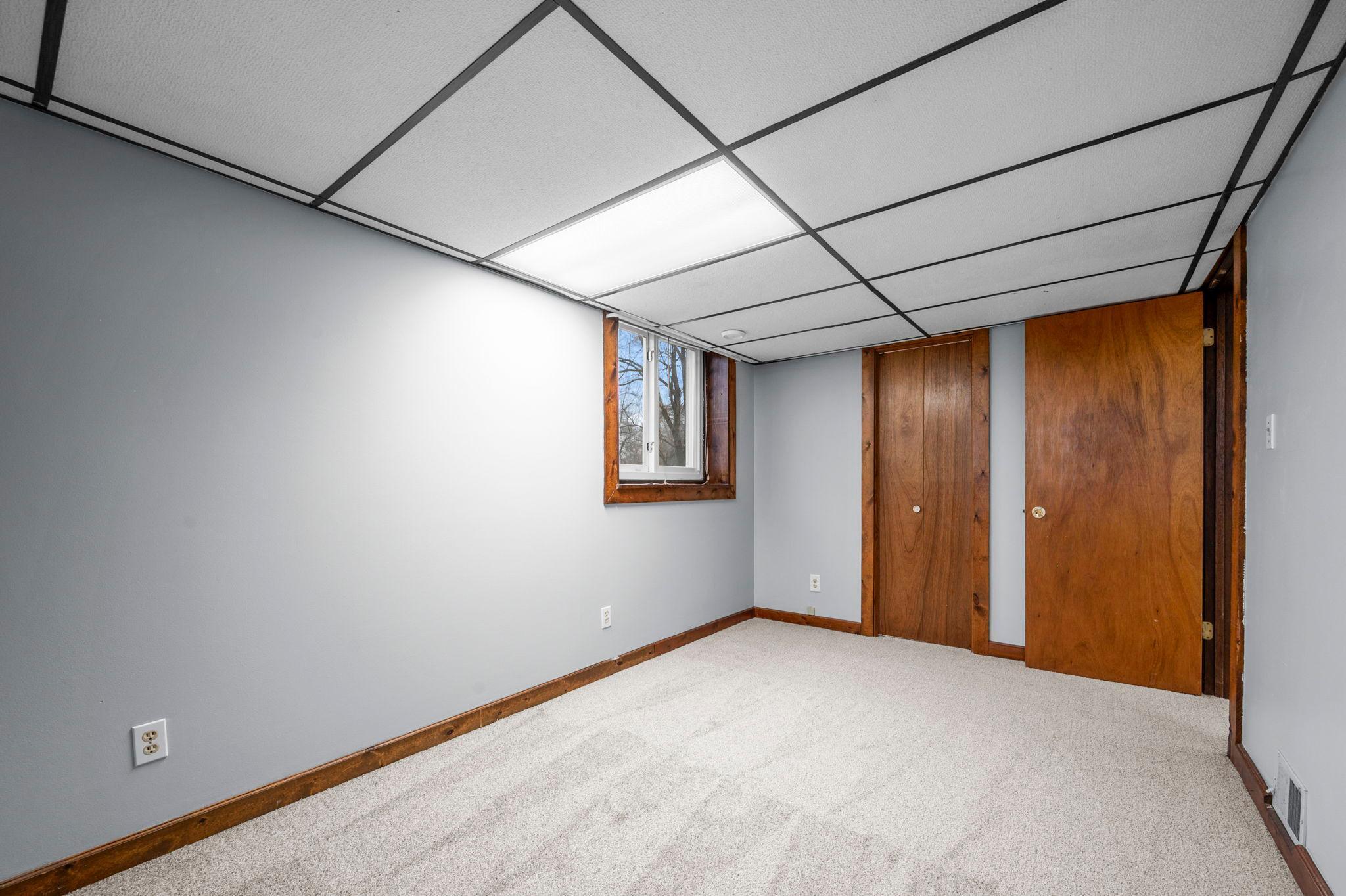 52-web-or-mls-9527 Parrish Ave NE-260 - Copy (2).jpg