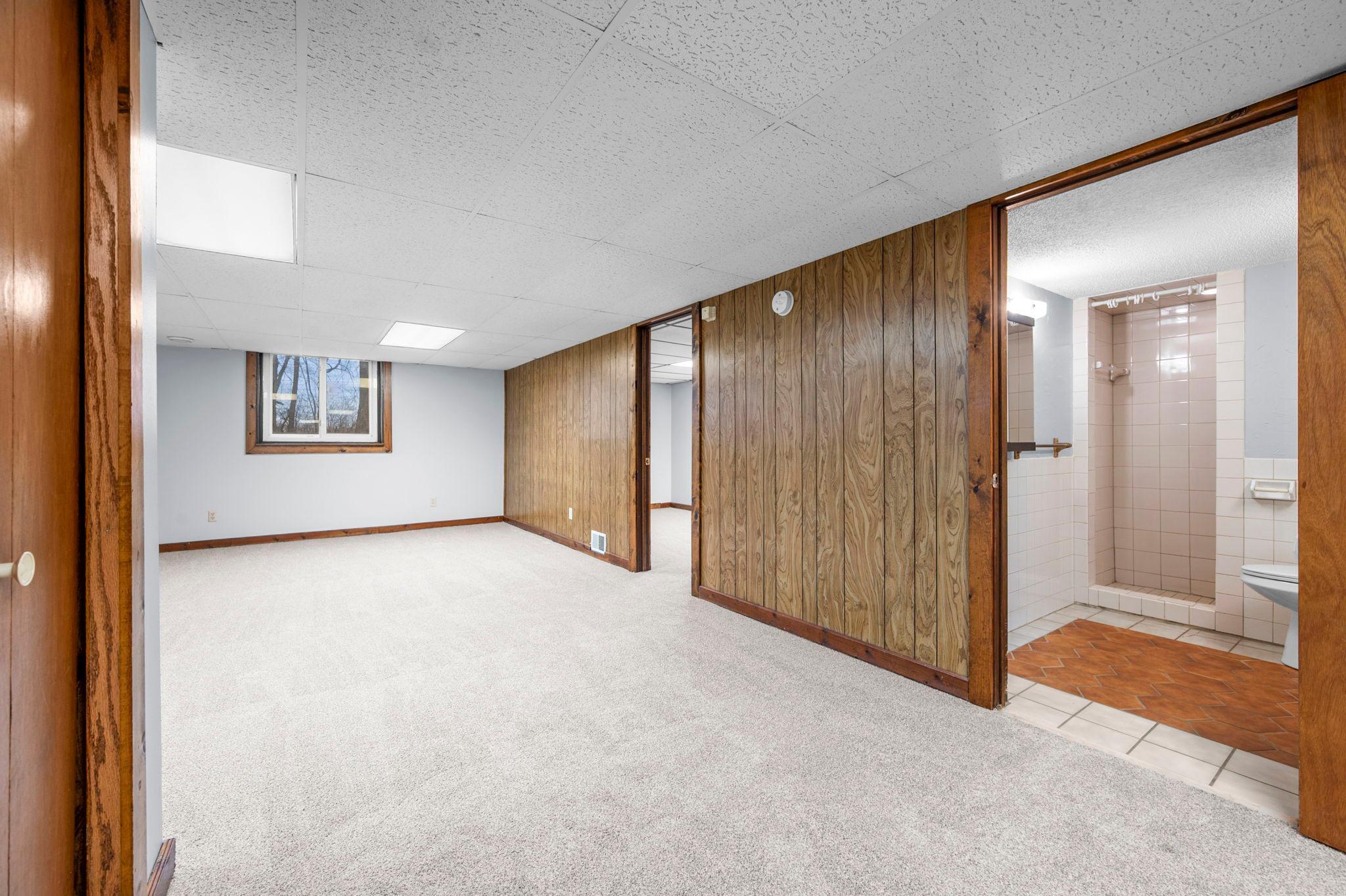 47-web-or-mls-9527 Parrish Ave NE-230 - Copy (2).jpg