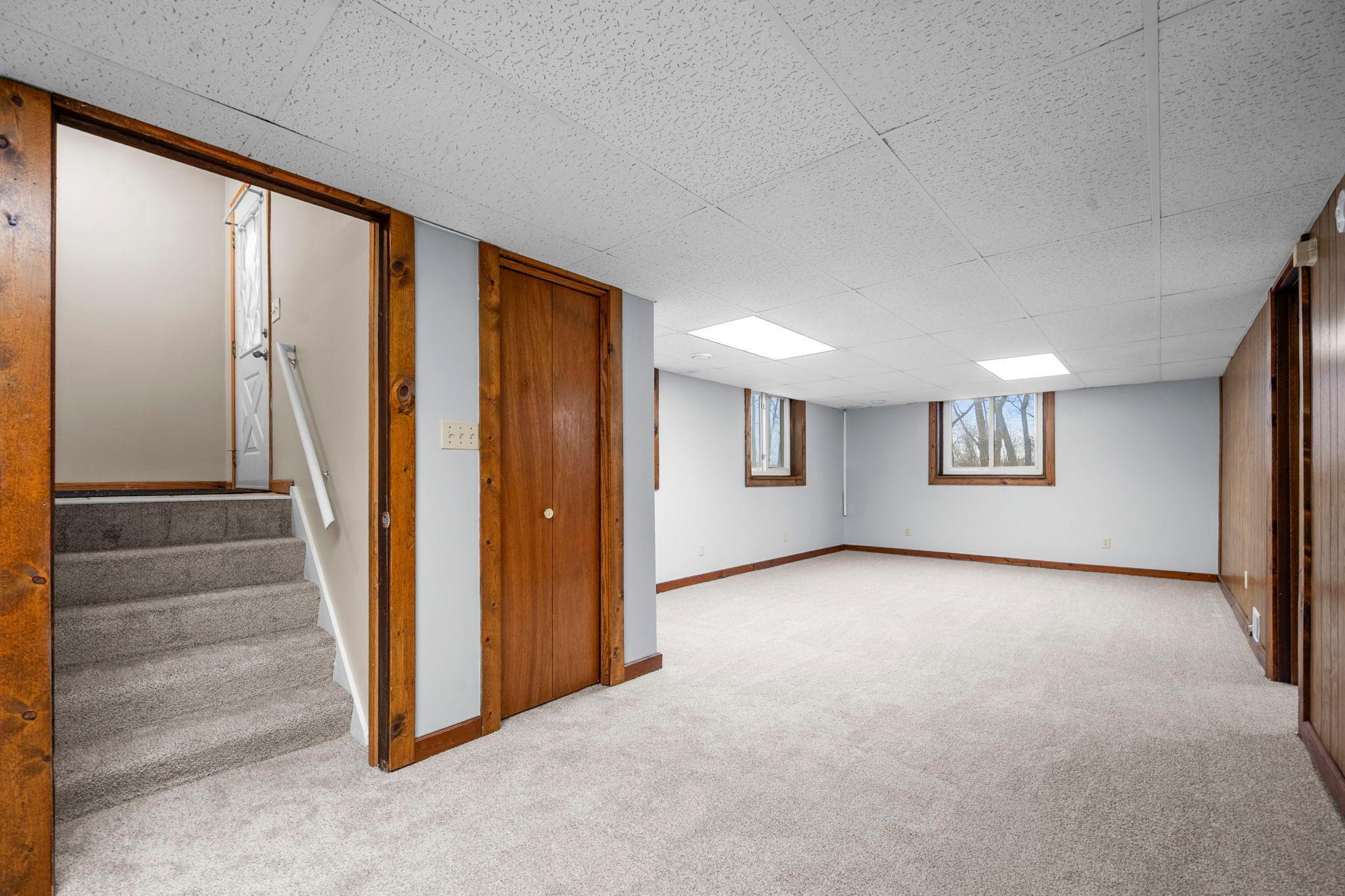 46-web-or-mls-9527 Parrish Ave NE-234 - Copy (2).jpg