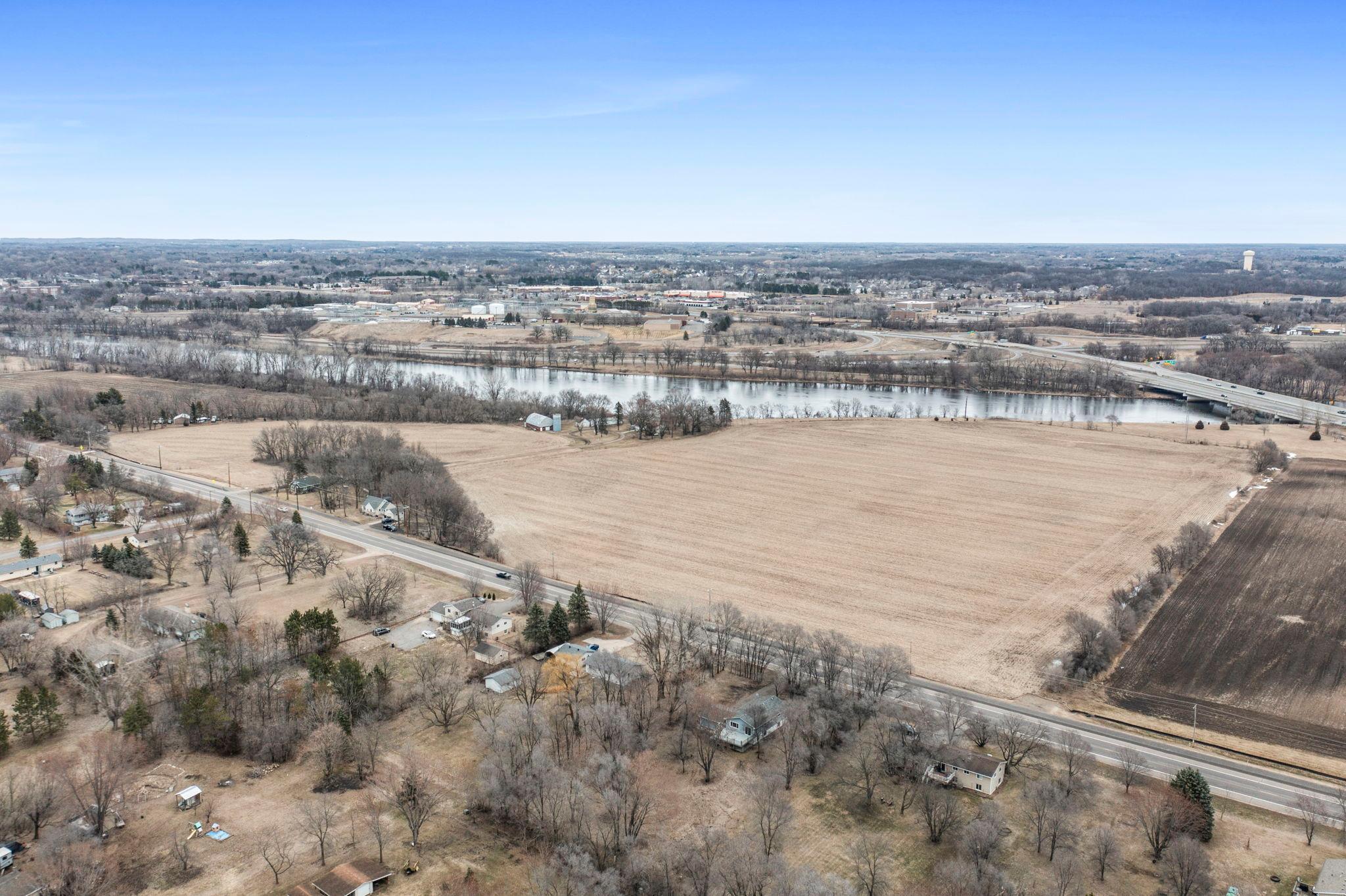 92-web-or-mls-9527 Parrish Ave NE-394.jpg