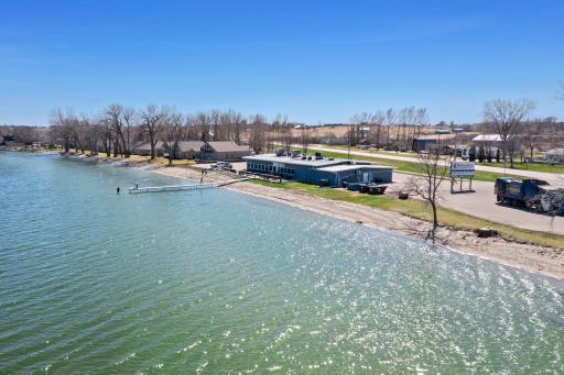 Take your boat or golfcart to Watersedge for some dinner!